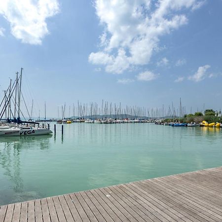 Berkenye Vendeghaz Hotel Balatonfured Exterior photo